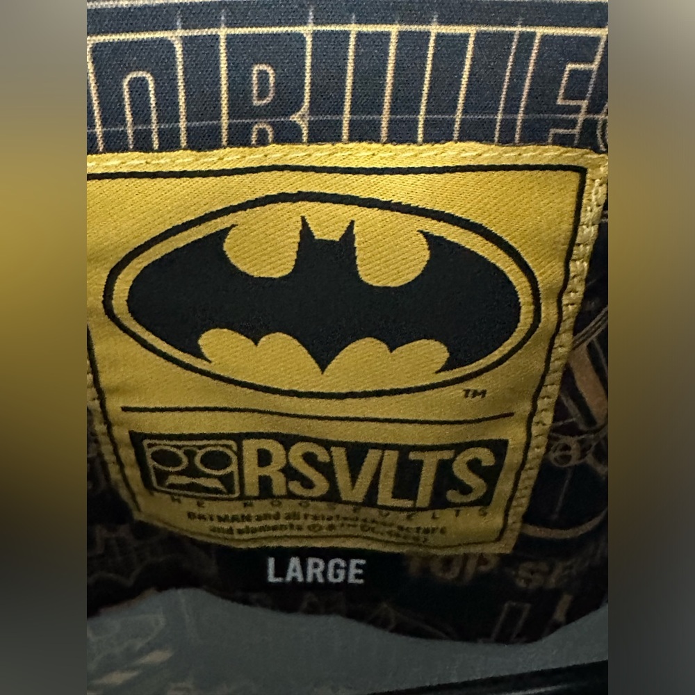 RSVLTS Batman “Property Of Wayne Enterprises” - Picture 6 of 11